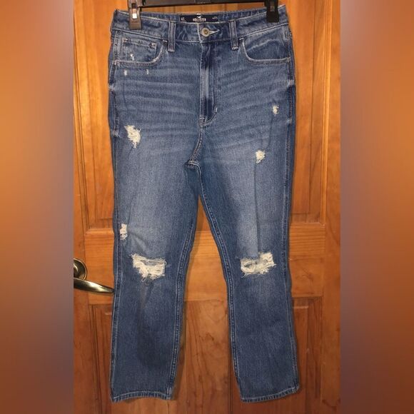 180. Hollister ultra high rise mom jeans Distressed size 4/27 short - Picture 1 of 3